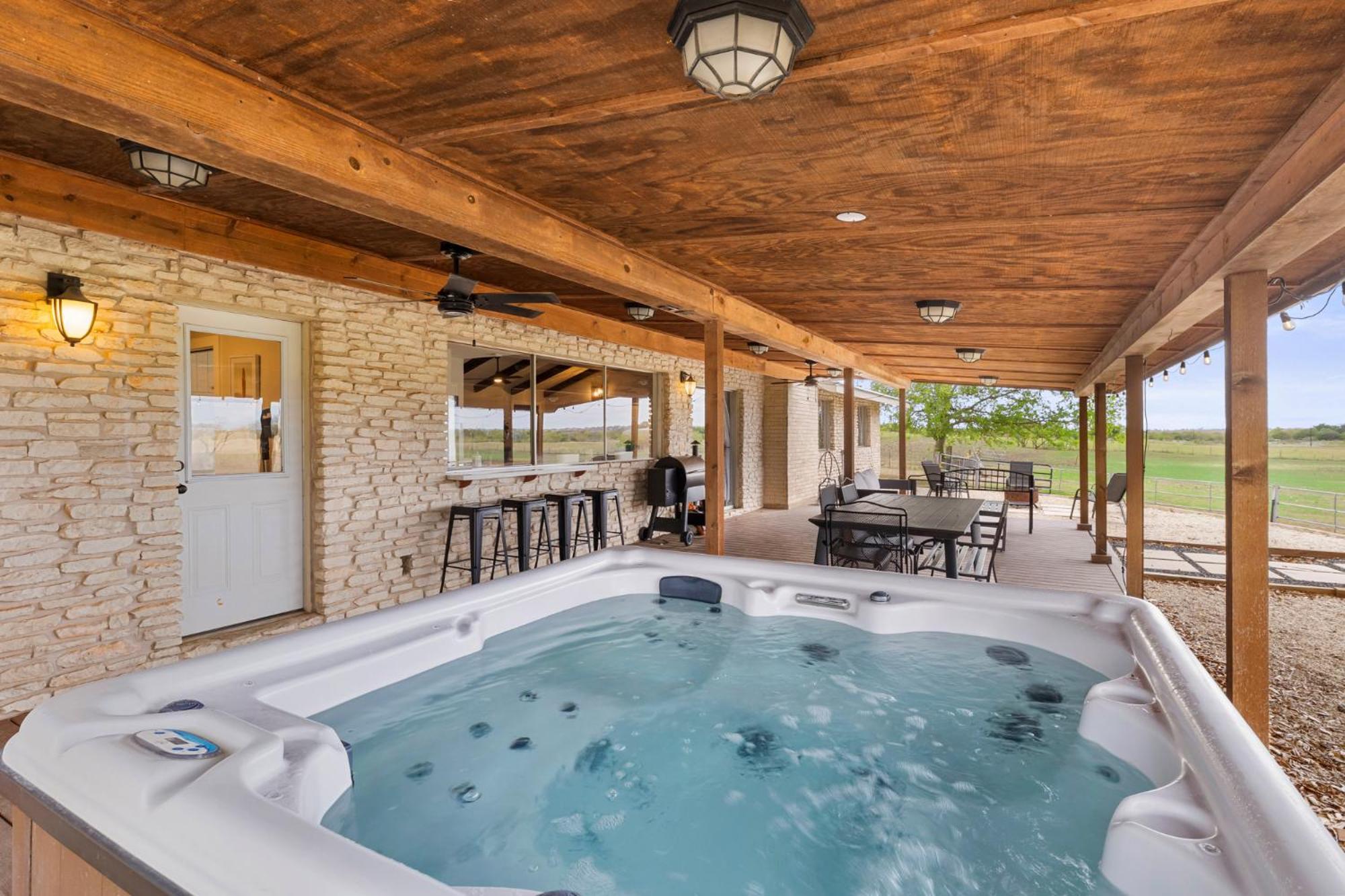Farm Retreat With Jacuzzi, Fire Pit, Mini Goats, Mini Ponies And Mini Cows Villa San Marcos Szoba fotó